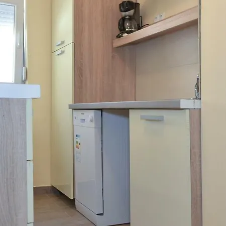 Apartment Sax *
